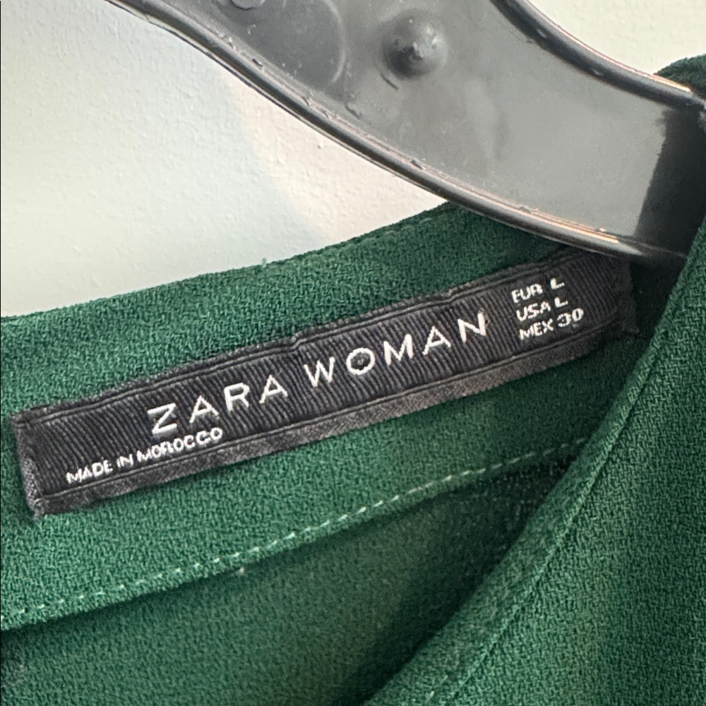 Elegant Emerald Green Jumpsuit w/ Voluminous Sleeves - Picture 5 of 5